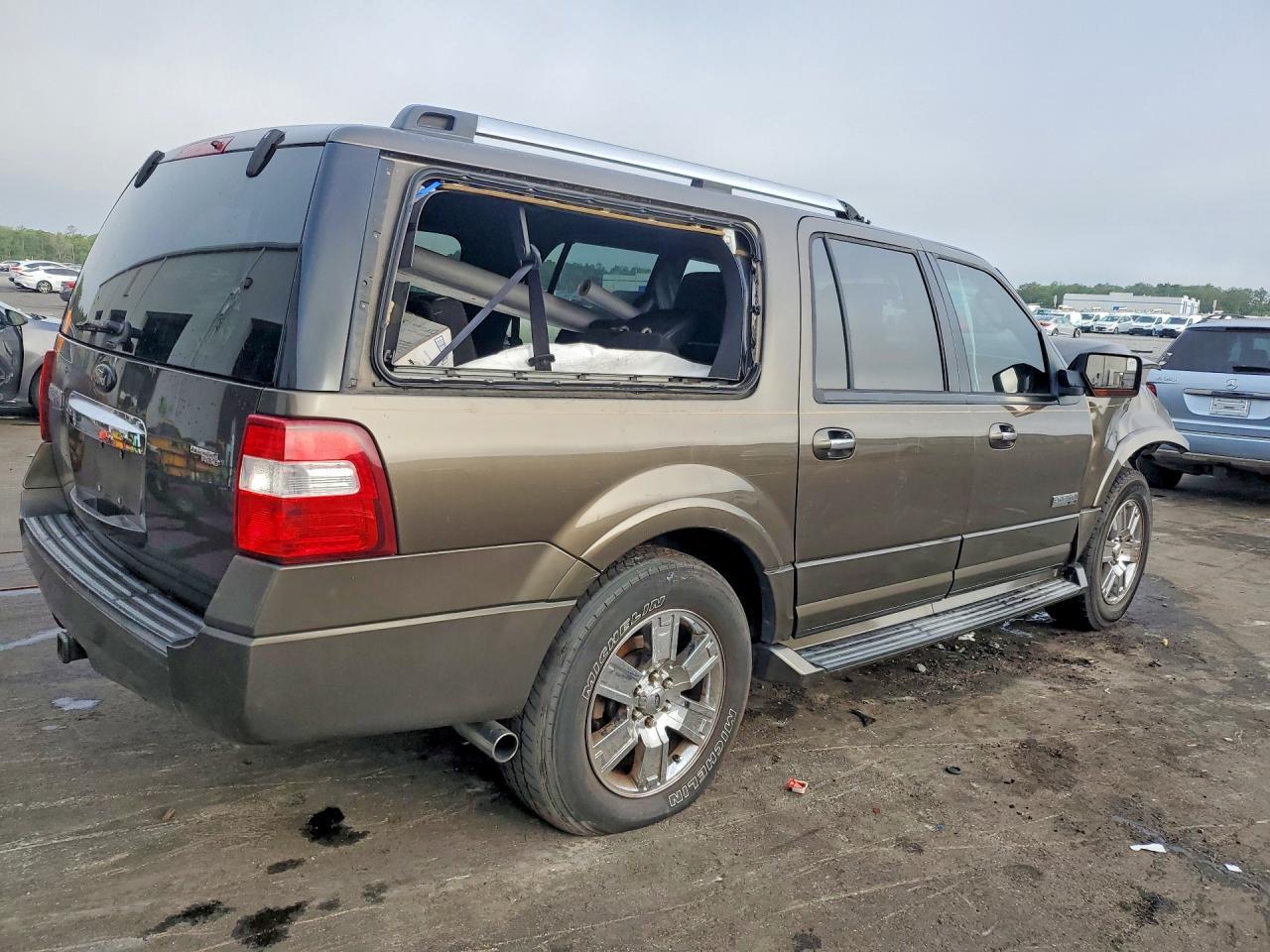 2008 Ford Expedition El Limited - Image 3