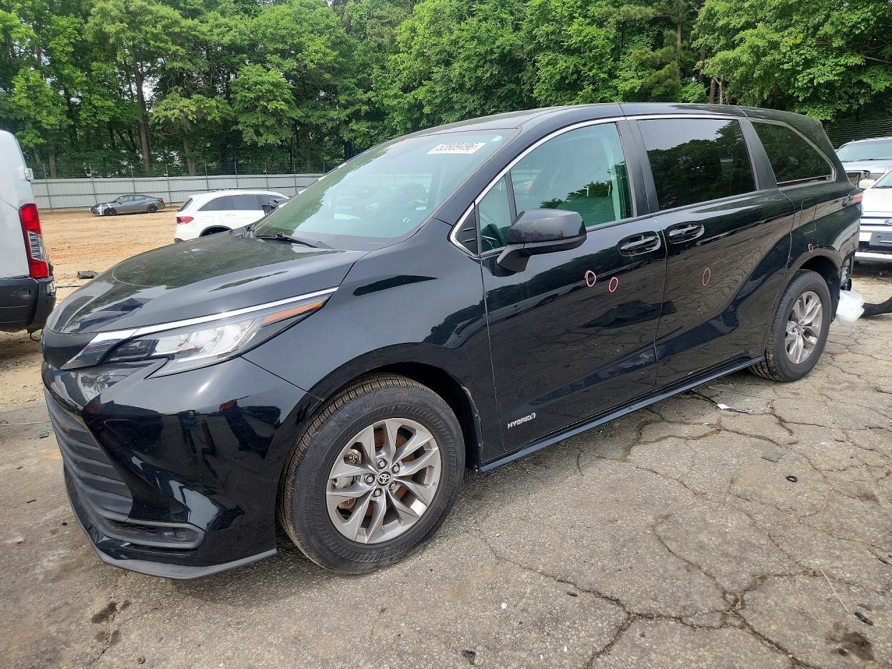 2021 Toyota Sienna Le