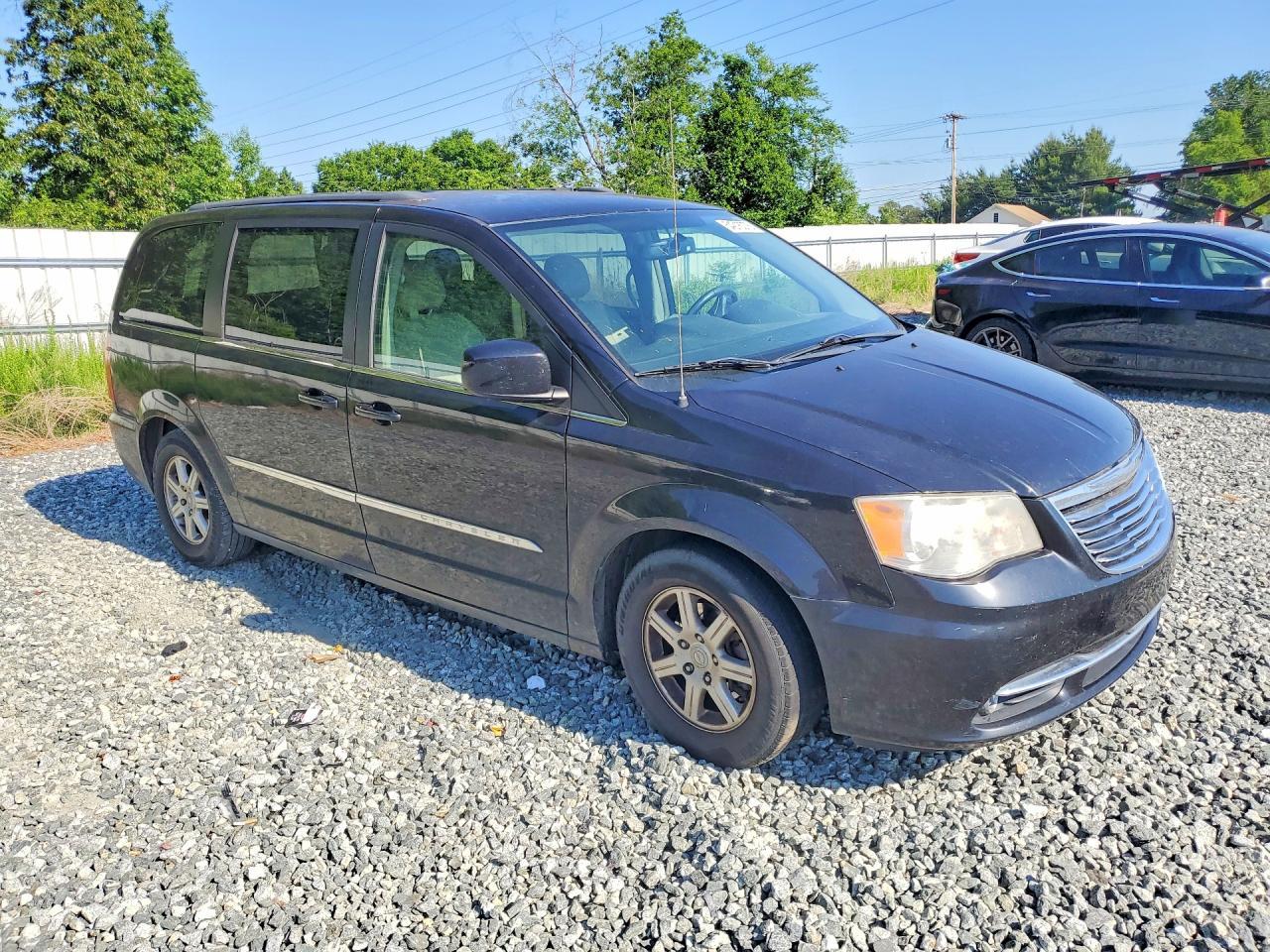 2013 Chrysler Town & Country Touring - Фото 4