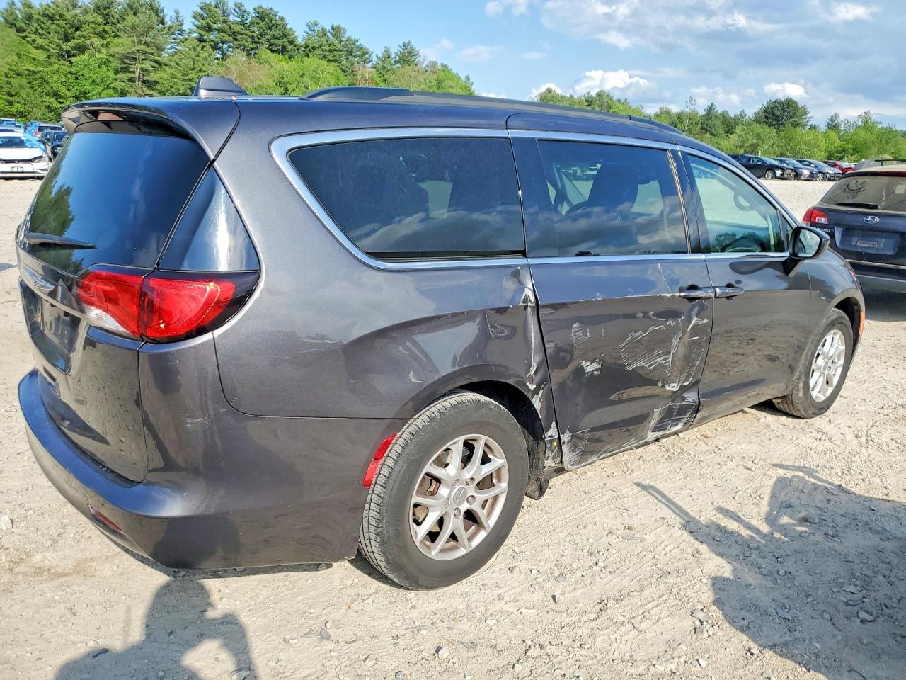 2020 Chrysler Voyager Lxi - Фото 3