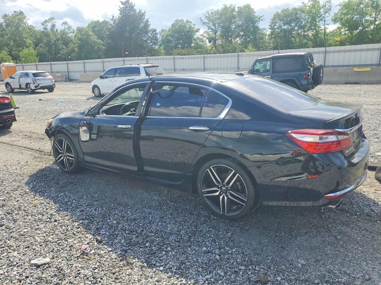 2016 Honda Accord Touring - Фото 2