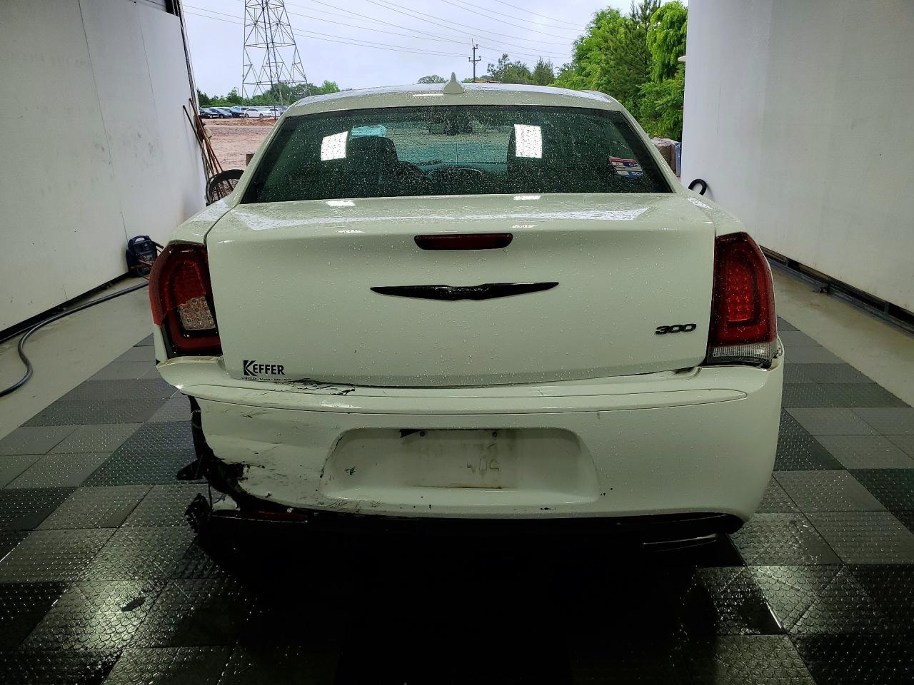 2021 Chrysler 300 Touring - Image 6