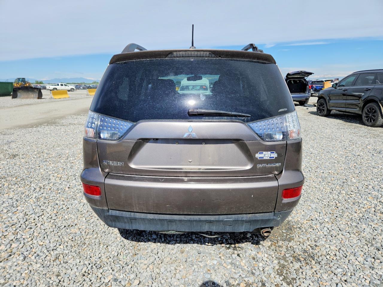 2012 Mitsubishi Outlander - Фото 6