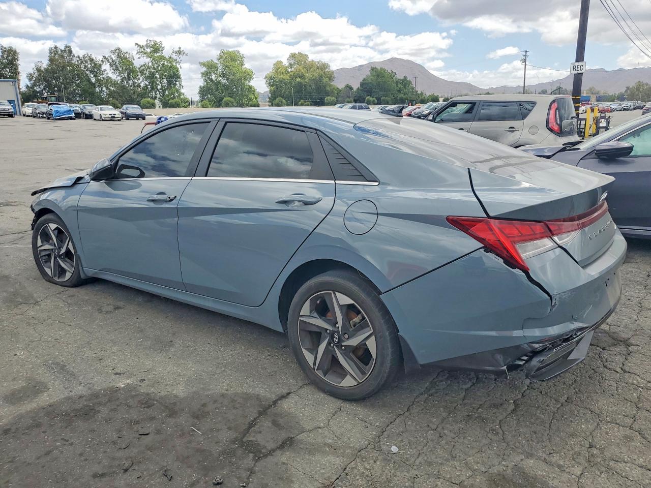 2023 Hyundai Elantra Limited - Image 2