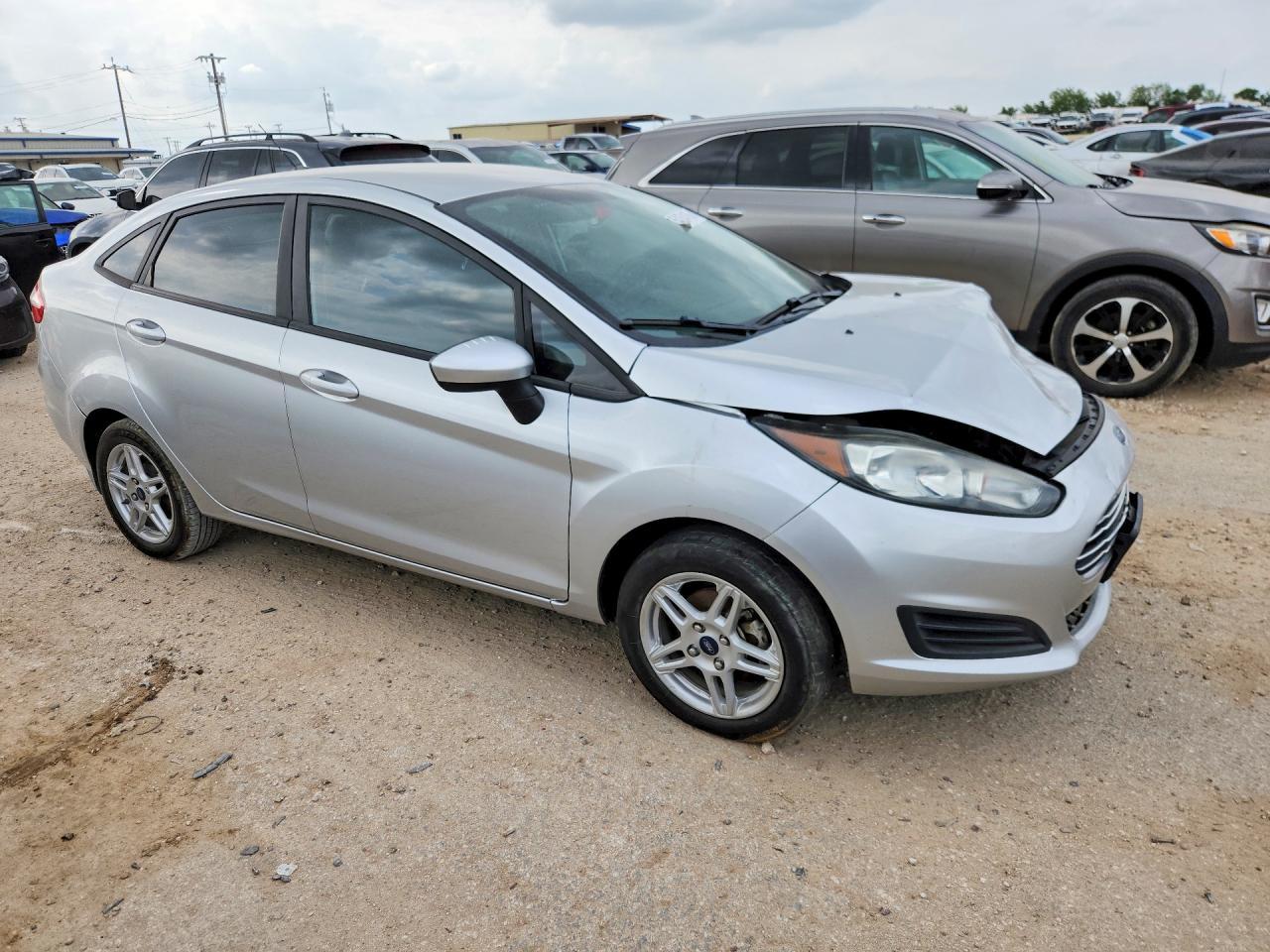 2019 Ford Fiesta Se - Image 4