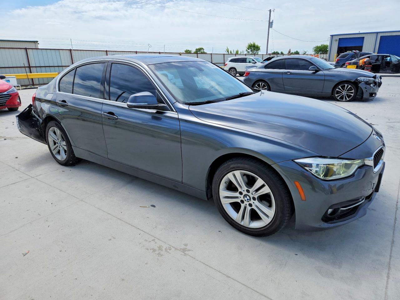 2017 BMW 330 I - Фото 4