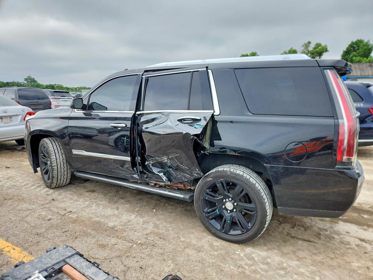 2015 Cadillac Escalade Premium - Фото 2