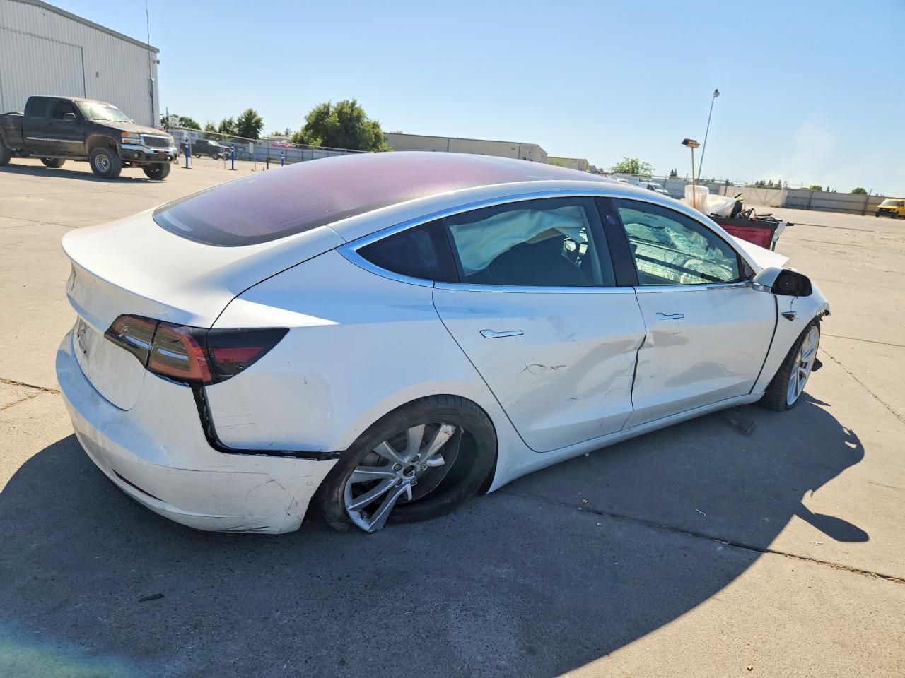 2017 Tesla Model 3 - Фото 3