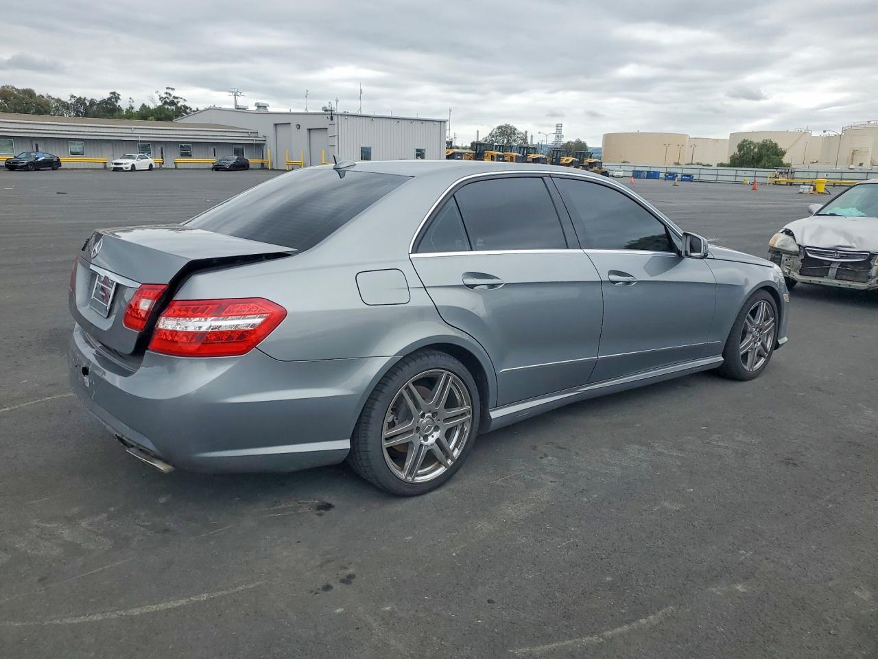 2011 Mercedes-Benz E 350 - Фото 3