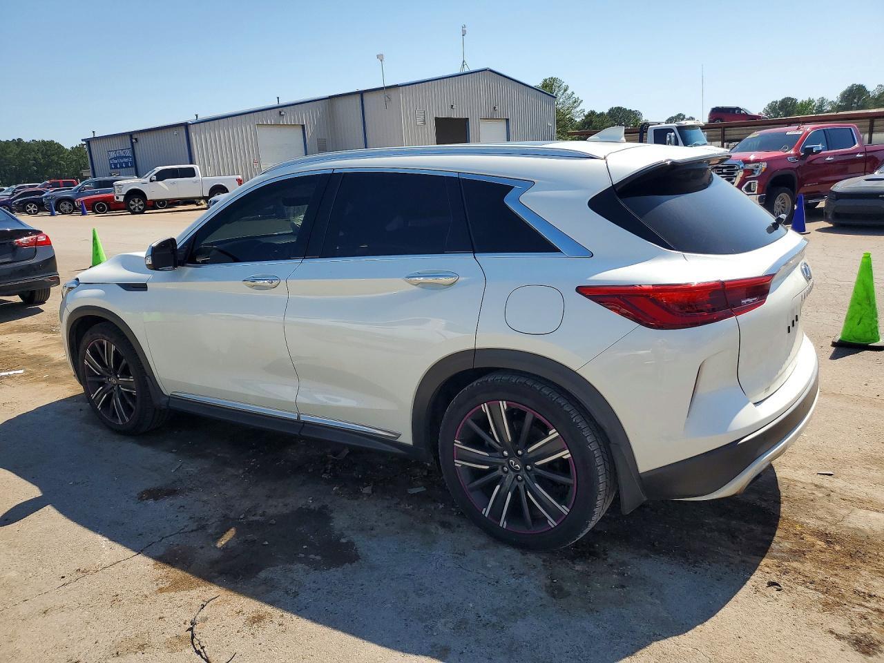 2021 Infiniti Qx50 Luxe - Image 2