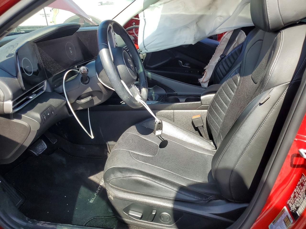 2022 Hyundai Elantra Limited - Image 7