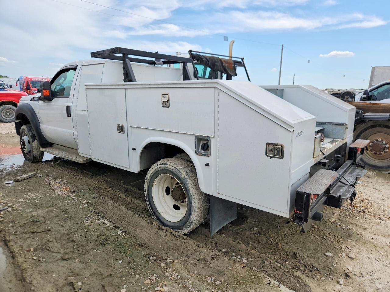 2015 Ford F550 Super Duty - Фото 2