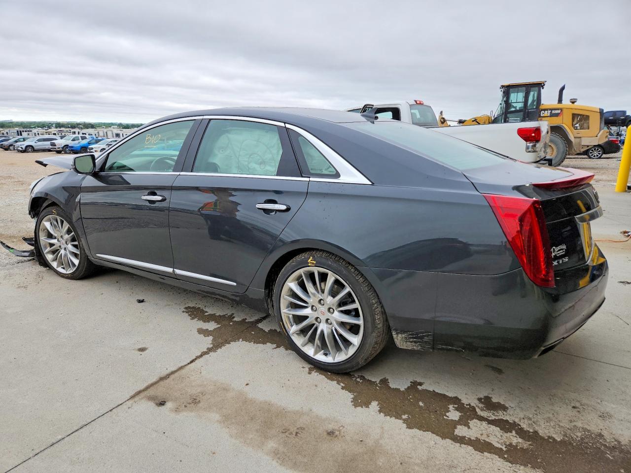 2013 Cadillac Xts Platinum - Image 2