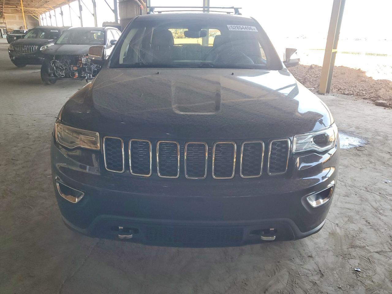 2017 Jeep Grand Cherokee Overland - Image 5