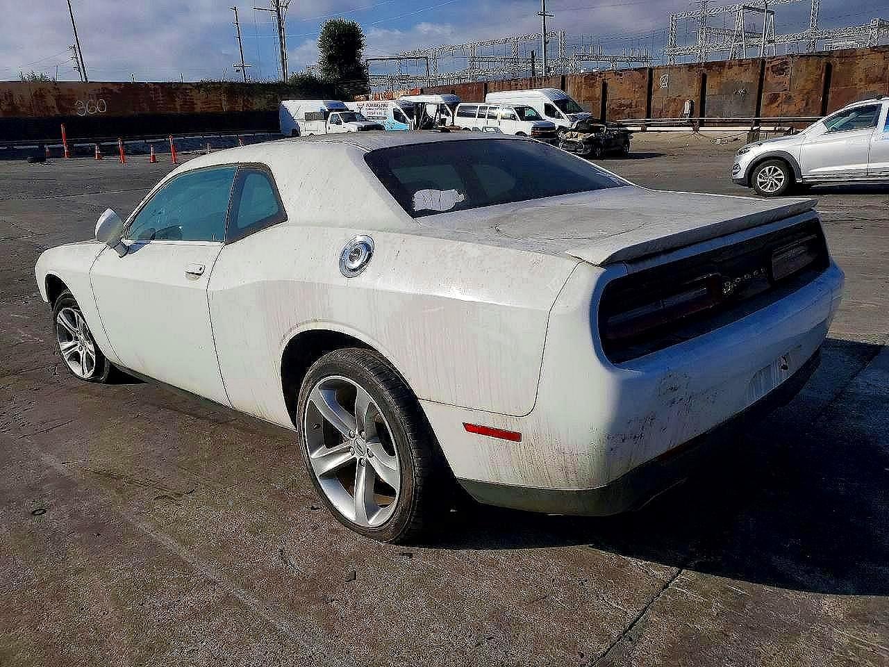 2017 Dodge Challenger Sxt - Фото 2