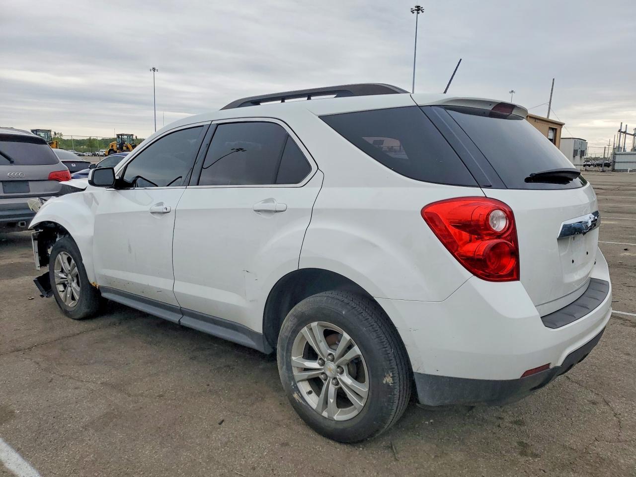 2015 Chevrolet Equinox Lt - Image 2