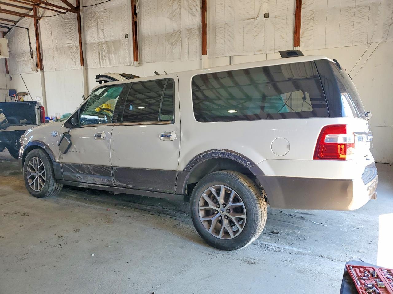 2015 Ford Expedition El Xlt - Image 2