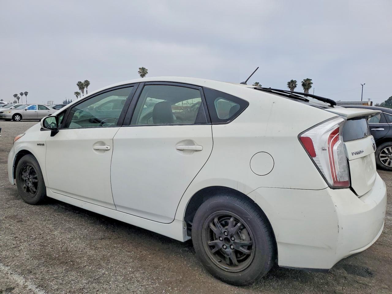2012 Toyota Prius Two - Фото 2
