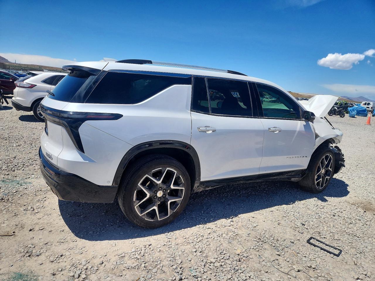 2025 Chevrolet Traverse High Country - Фото 3