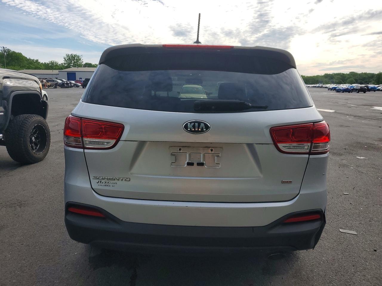 2017 Kia Sorento L - Image 6