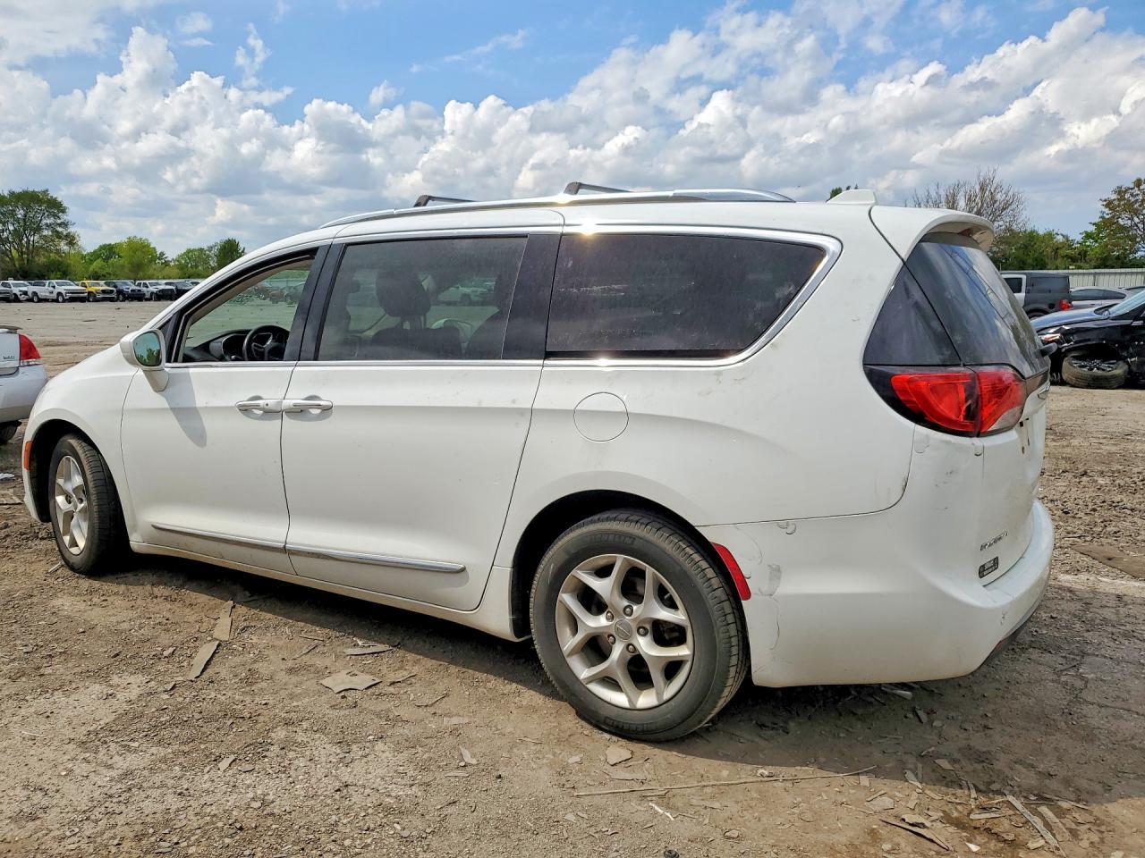 2017 Chrysler Pacifica Touring L Plus - Image 2
