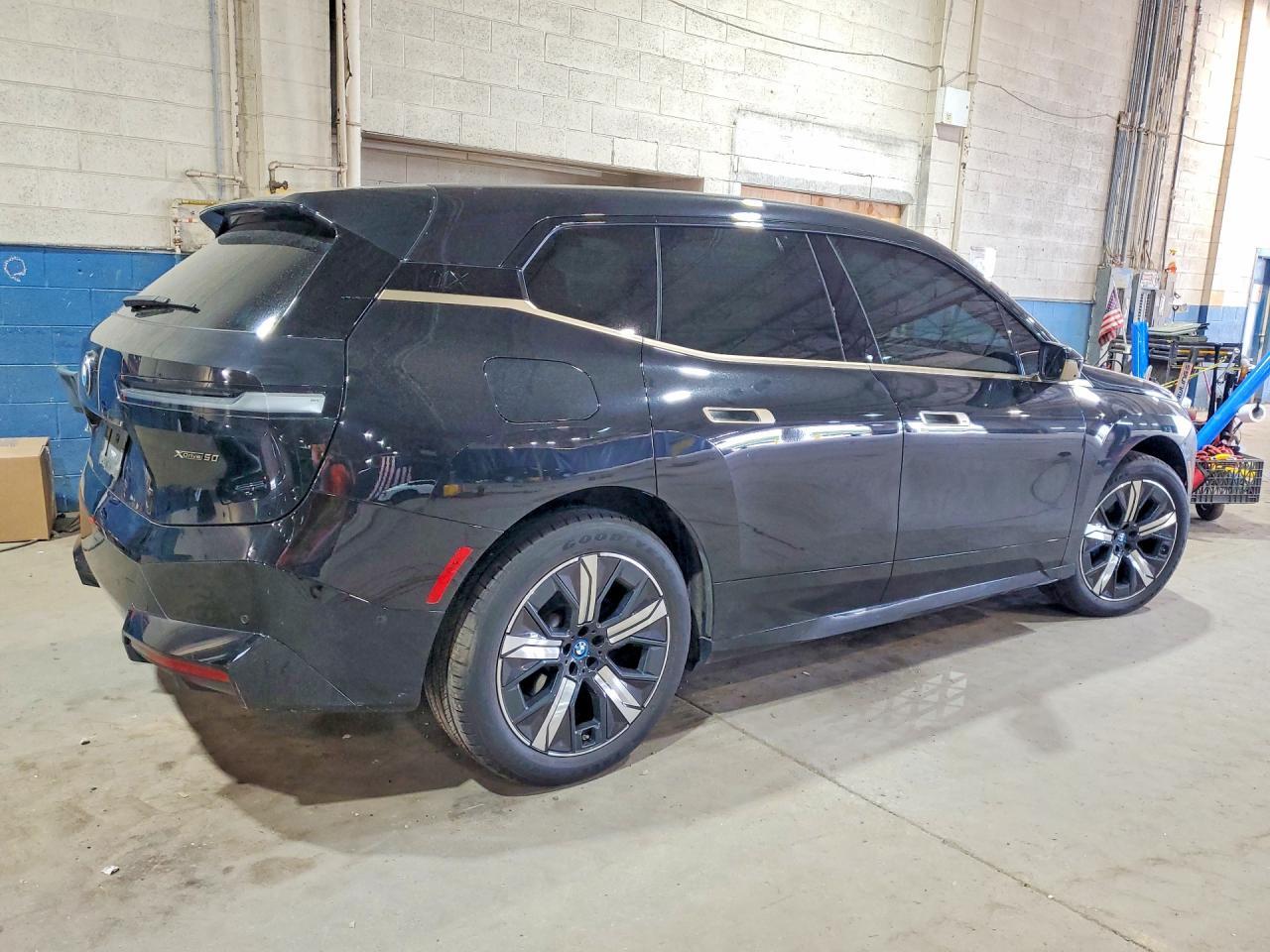 2024 BMW Ix xDrive50 - Фото 3