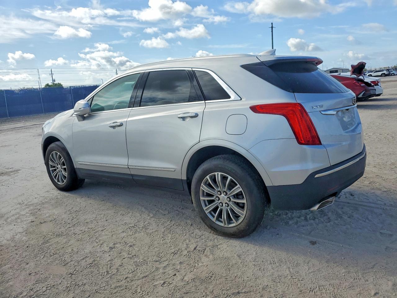 2019 Cadillac Xt5 Luxury - Image 2