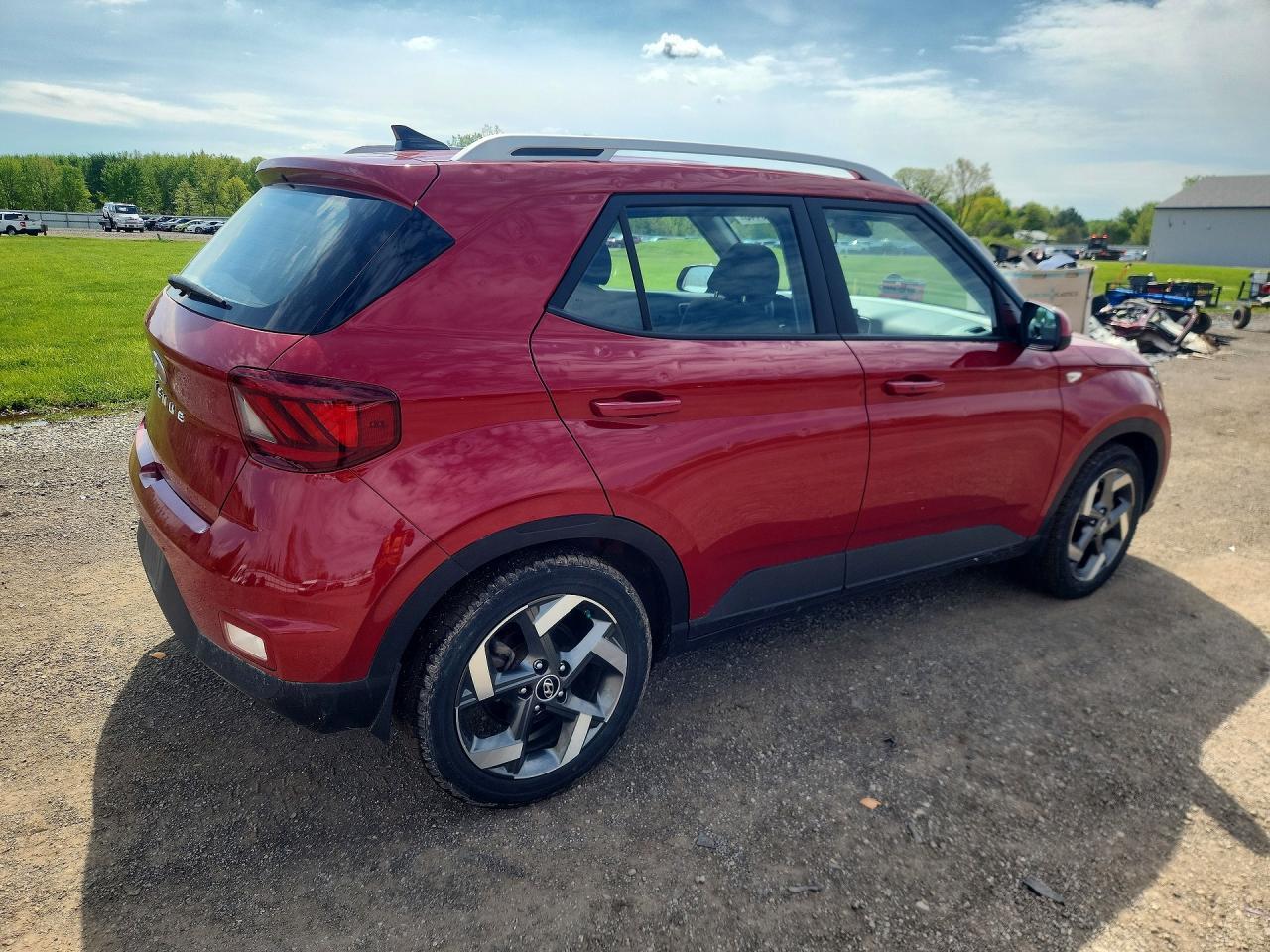 2021 Hyundai Venue Sel - Фото 3