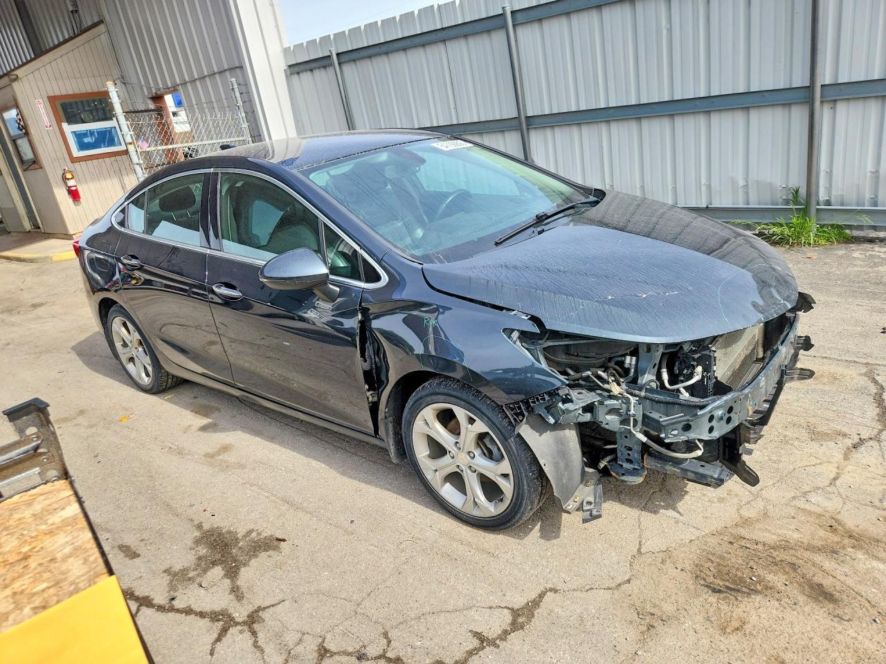2017 Chevrolet Cruze Premier - Image 4