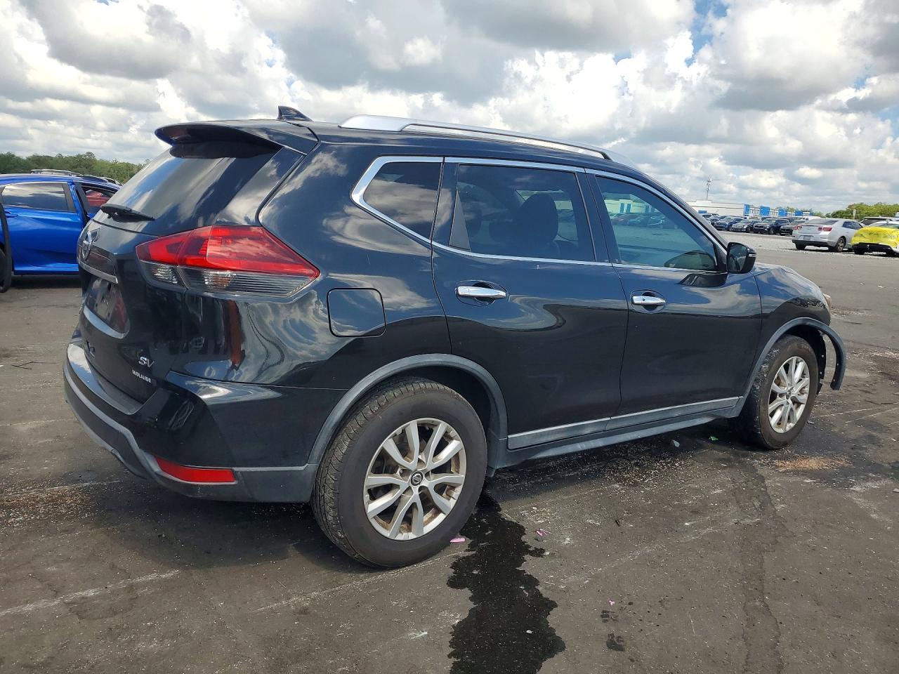 2018 Nissan Rogue Sv - Image 3