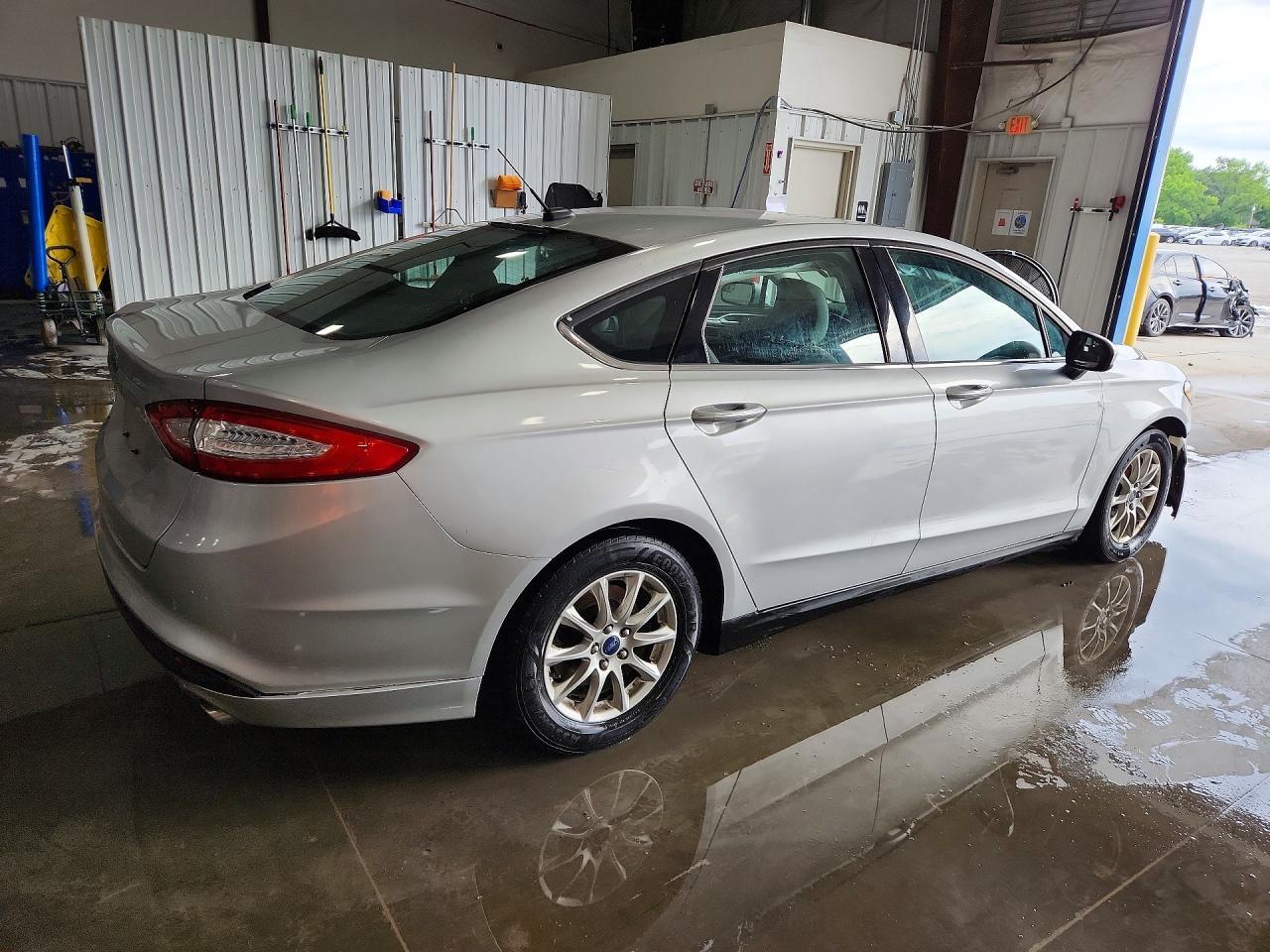 2015 Ford Fusion S - Image 3