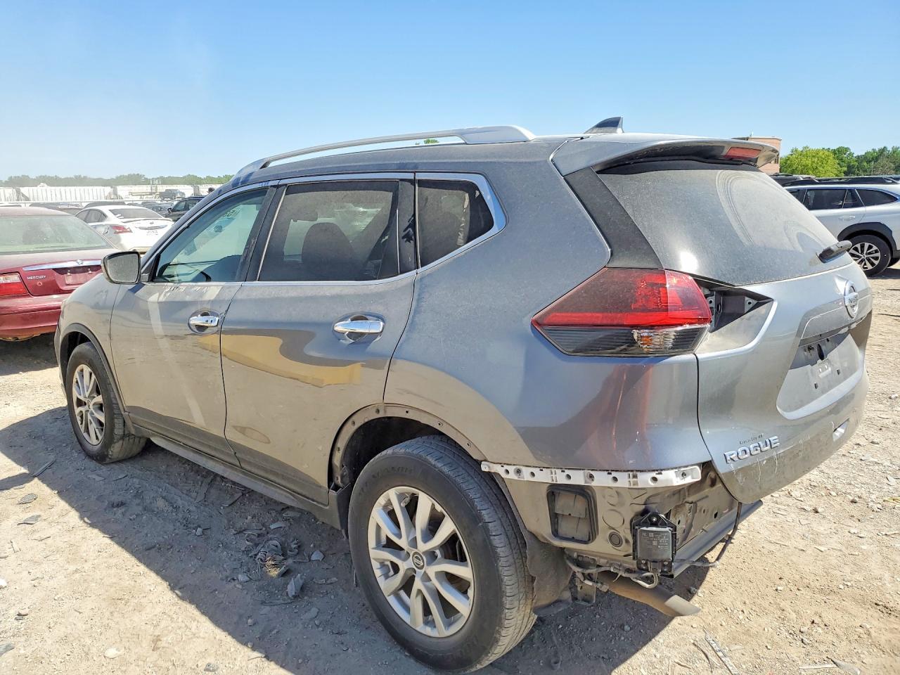 2019 Nissan Rogue Sv - Image 2