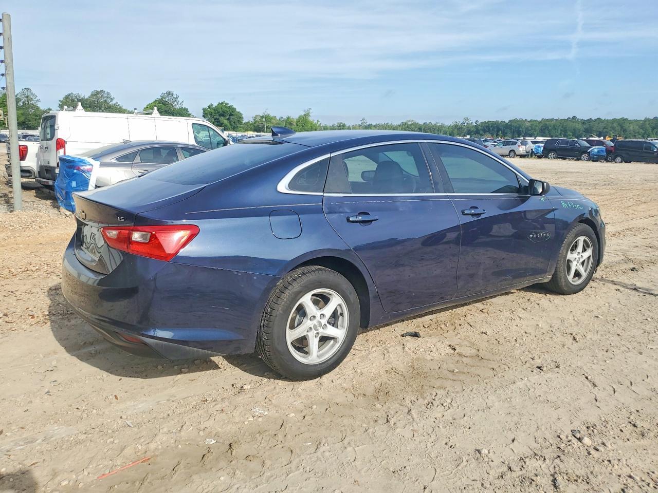 2016 Chevrolet Malibu Ls - Фото 3