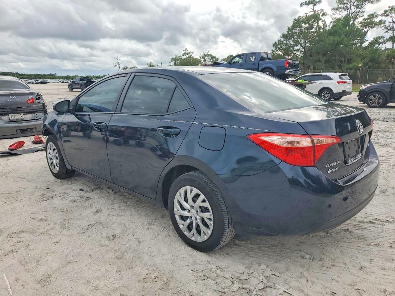 2019 Toyota Corolla Le - Фото 2