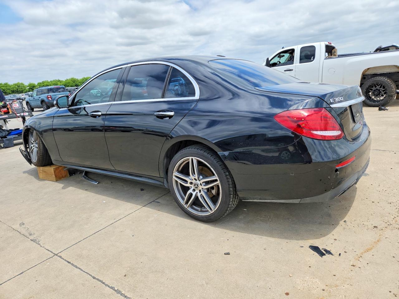 2018 Mercedes-Benz E 300 - Image 2