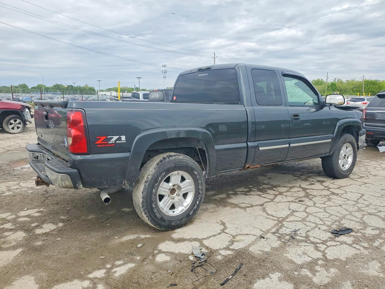 2004 Chevrolet Silverado K1500 - Фото 3