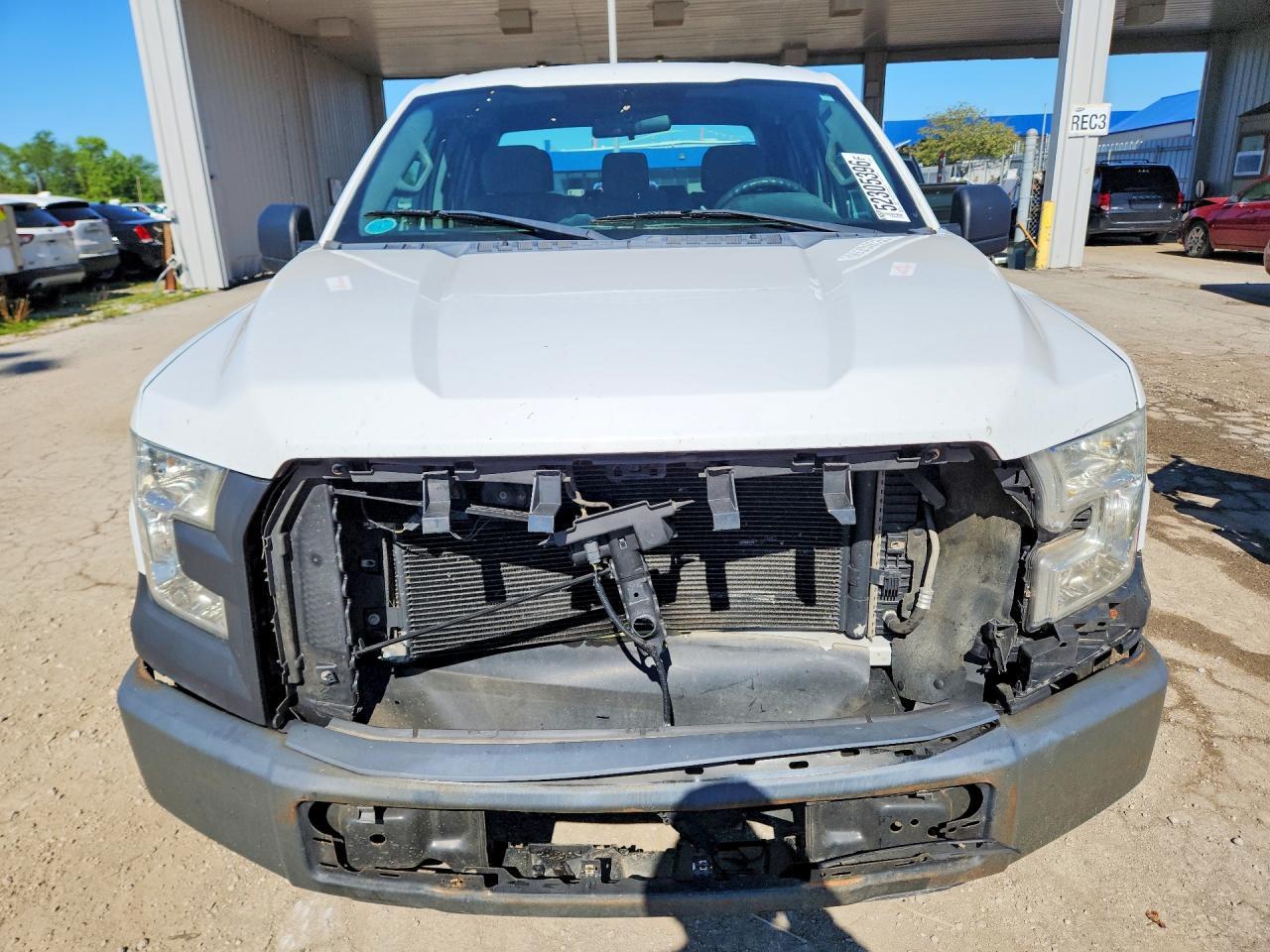 2016 Ford F150 Super Cab - Image 5