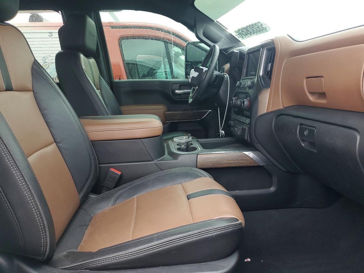 2023 Chevrolet Silverado K3500 High Country - Image 5