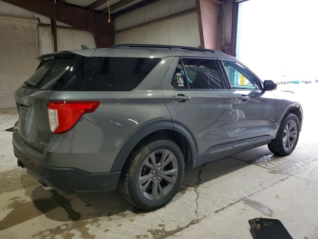2022 Ford Explorer Xlt - Фото 3