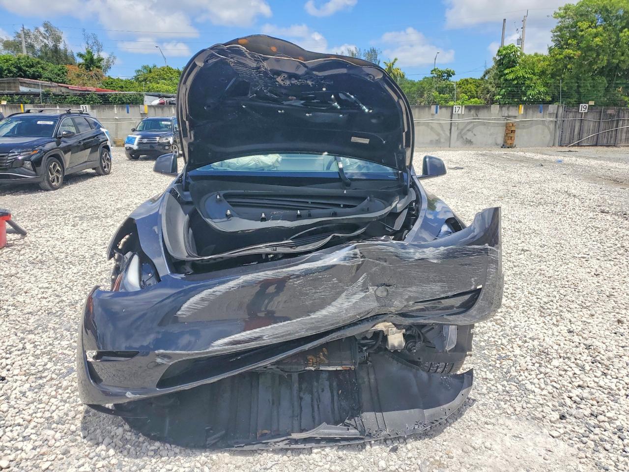 2024 Tesla Model Y - Image 5