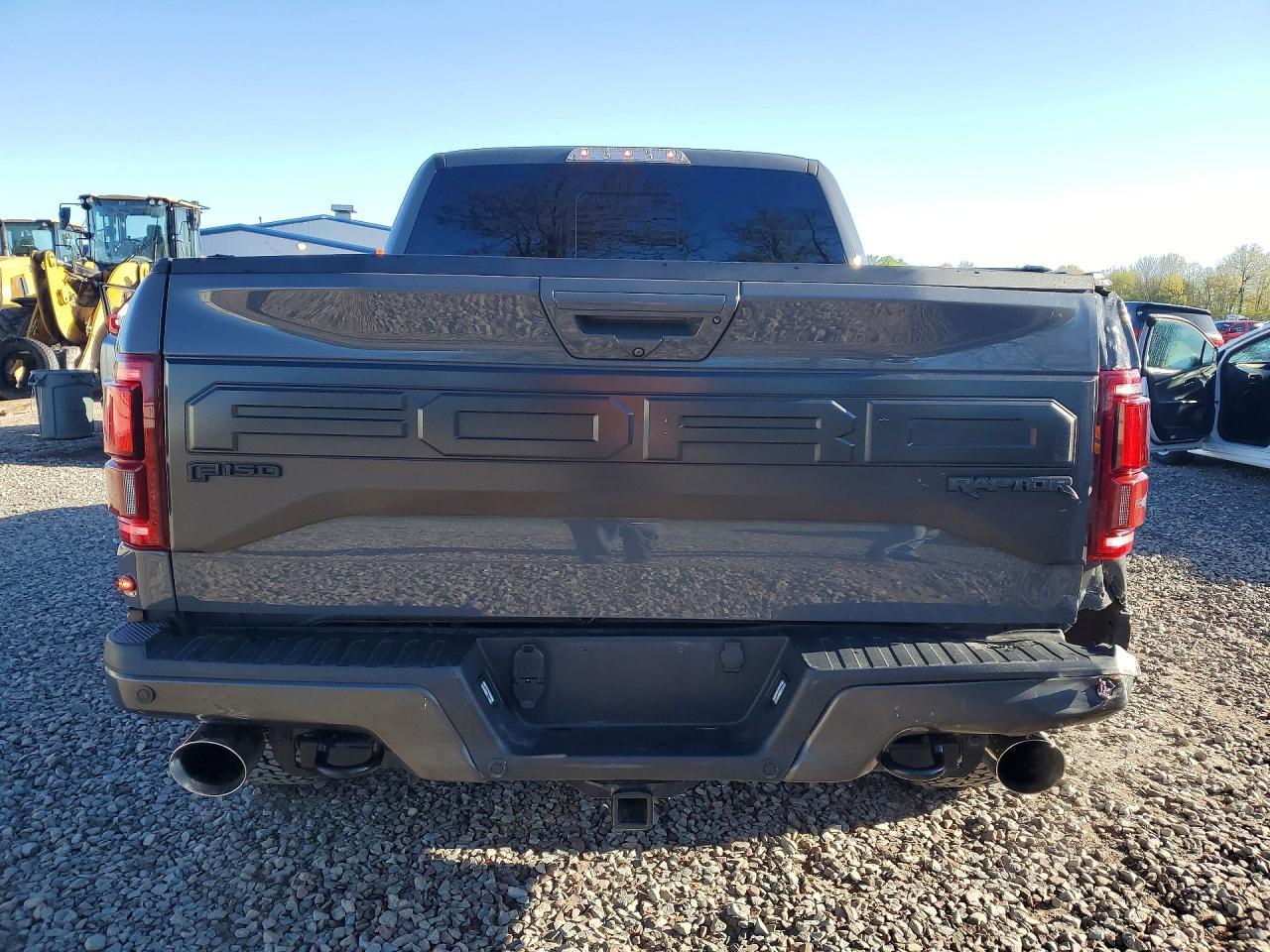 2018 Ford F150 Raptor - Image 6