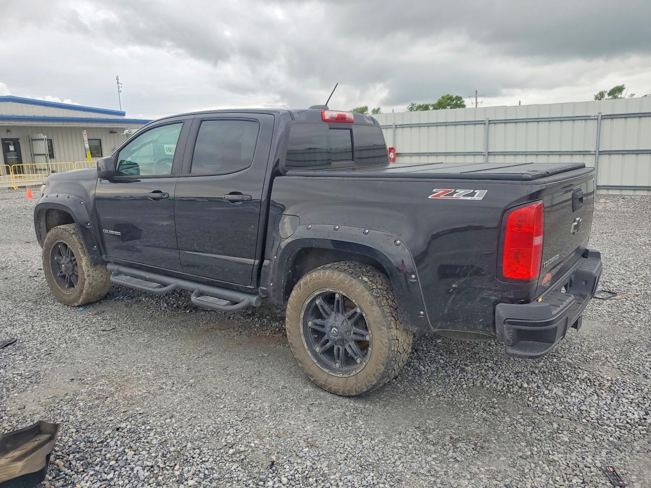 2017 Chevrolet Colorado Z71 - Image 2