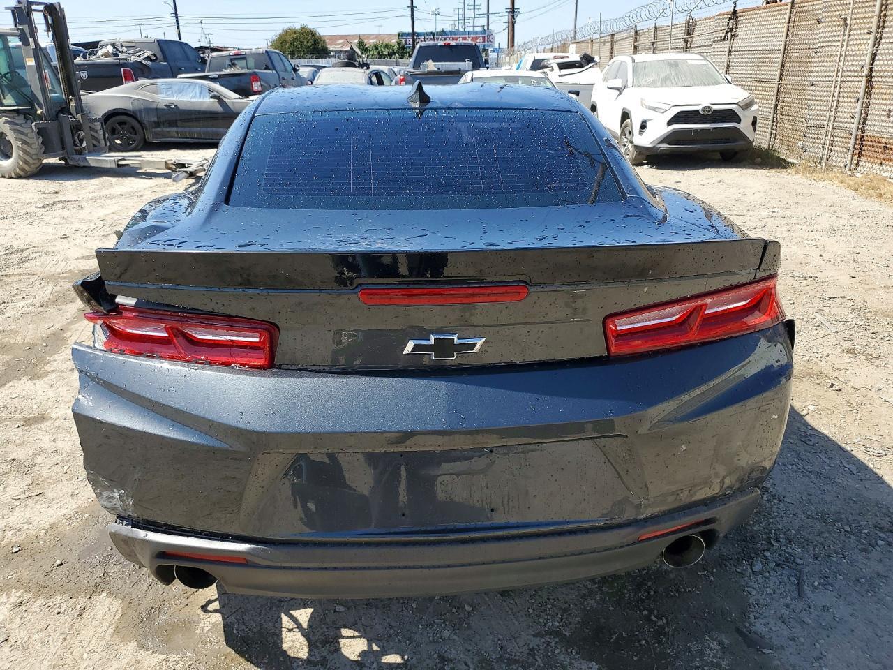 2018 Chevrolet Camaro - Фото 6