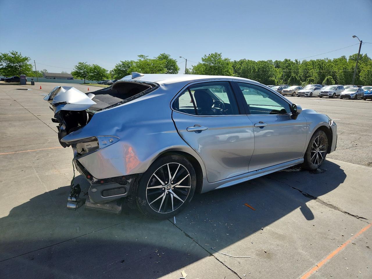 2023 Toyota Camry Se - Фото 3