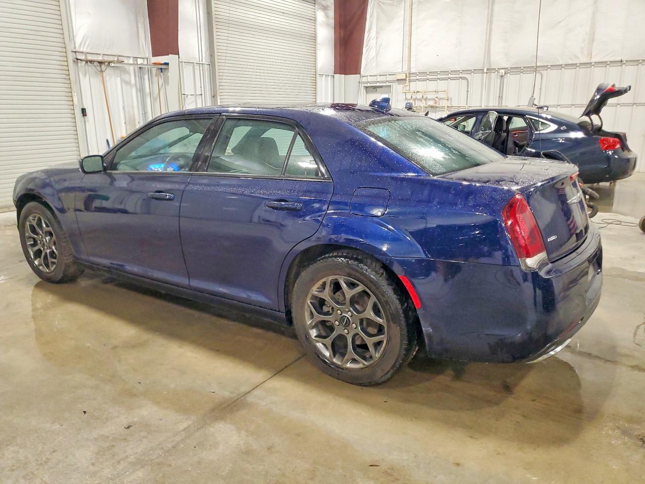 2017 Chrysler 300 S - Фото 2