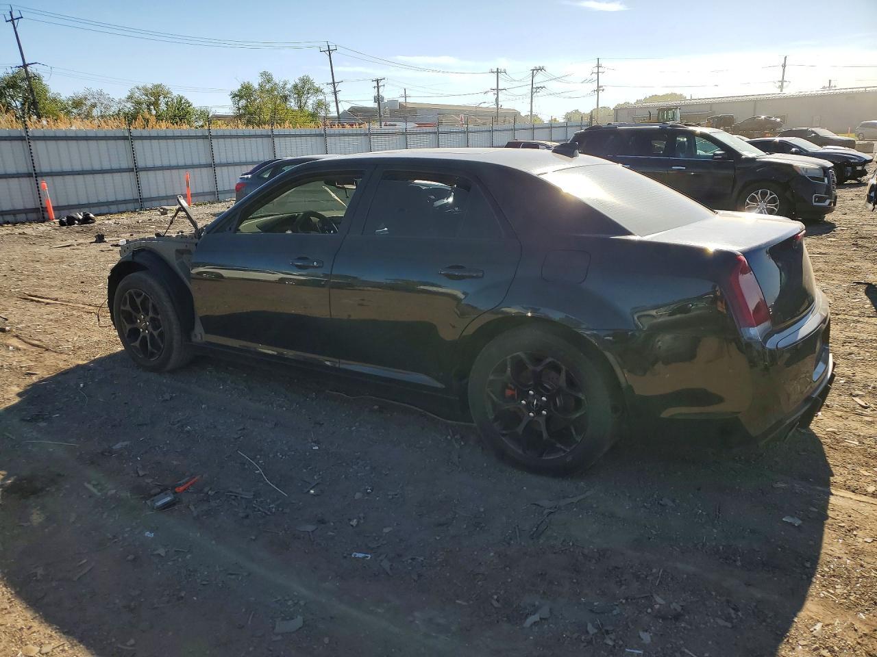 2016 Chrysler 300 S - Фото 2