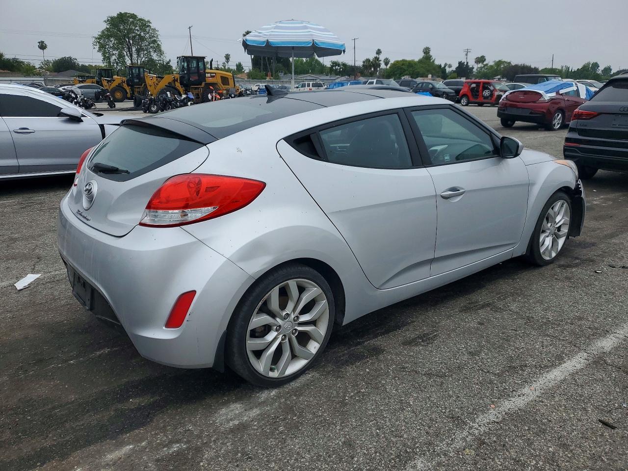 2012 Hyundai Veloster Base - Фото 3