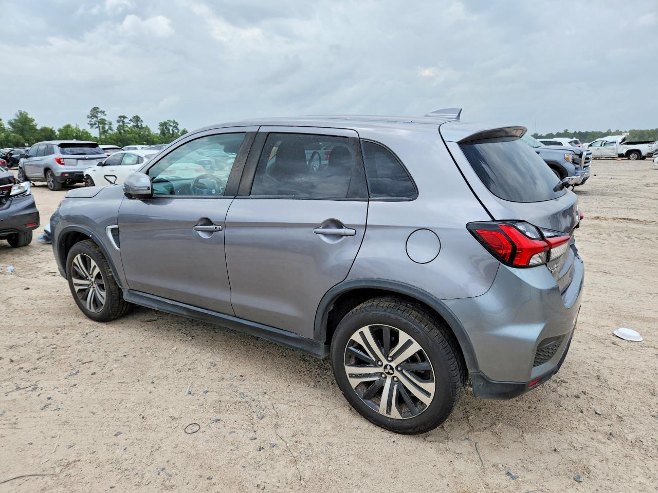 2020 Mitsubishi Outlander Sport Es - Image 2