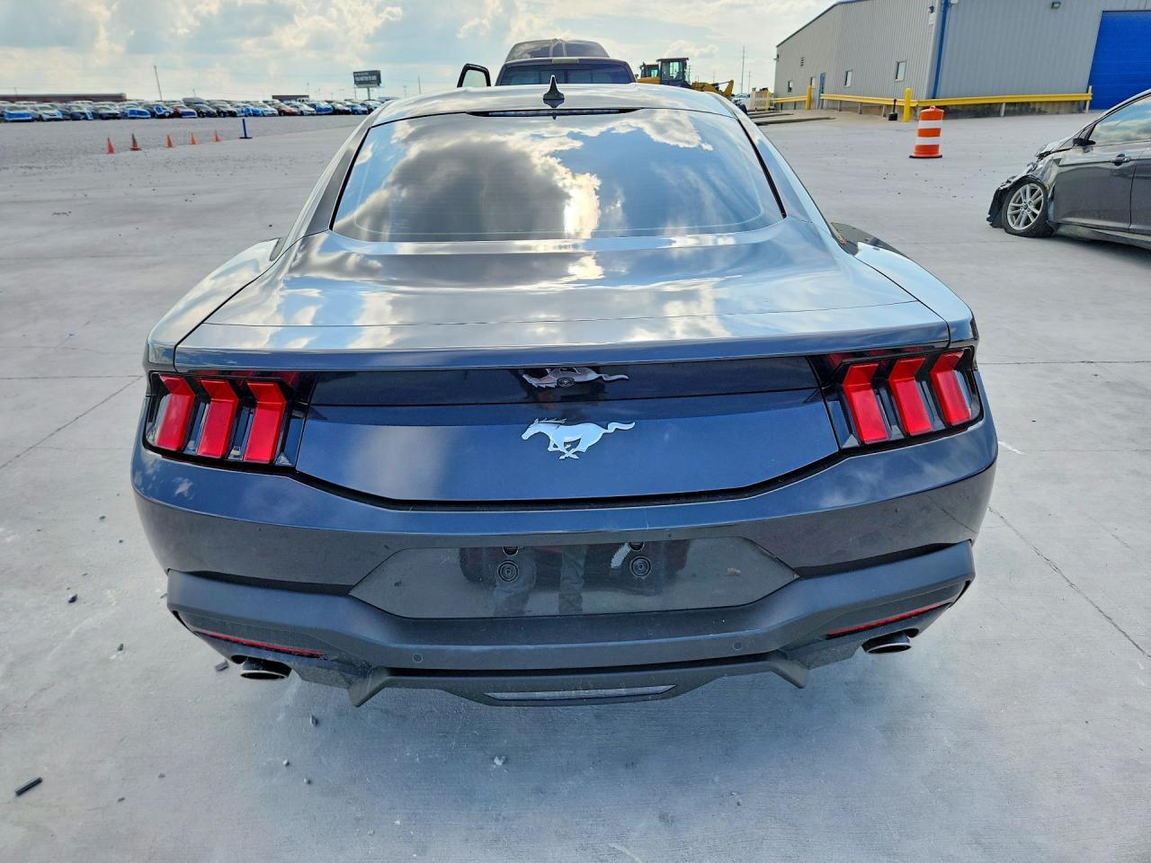 2024 Ford Mustang - Фото 6