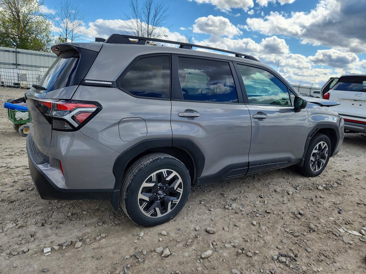 2025 Subaru Forester Premium - Фото 3